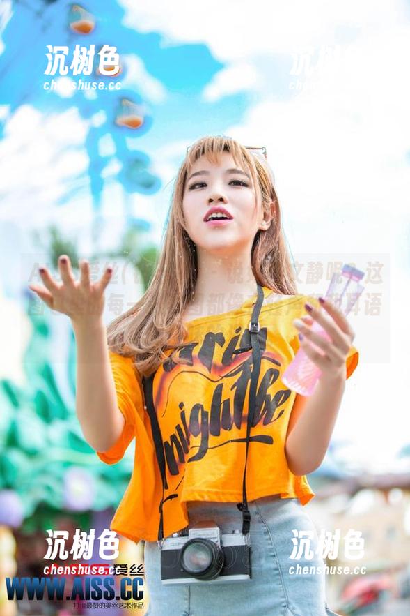 AISS爱丝(钻石版) - 说好的文静呢？这图包里的每一张美图都像在轻声和我耳语，重口味的温柔。