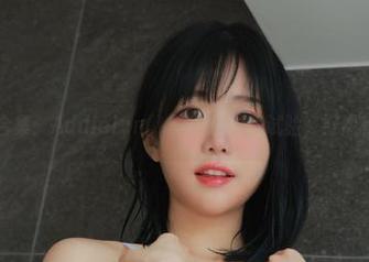 白裙写真合集：Addielyn(에디린)的时尚试验，好像有人在鼓掌