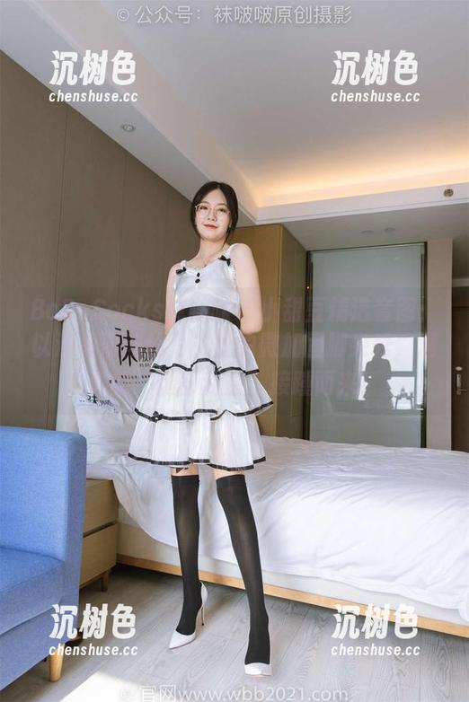 BoBoSocks袜啵啵-小甜豆 BoBoSocks袜啵啵 - 小甜豆精选套图:以油亮薄肉丝为主题的微加固脚尖秀,满满的“腿部利益”接踵而来!
