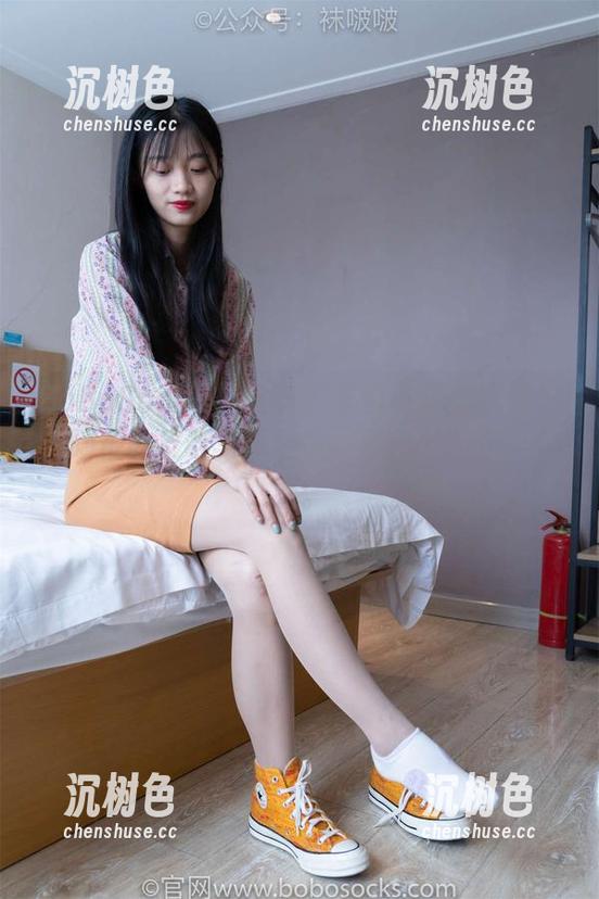 BoBoSocks袜啵啵-砂糖 BoBoSocks袜啵啵 - 集合了甜与酷炫——砂糖的皮鞋写真全集,随便搭个配就好看。