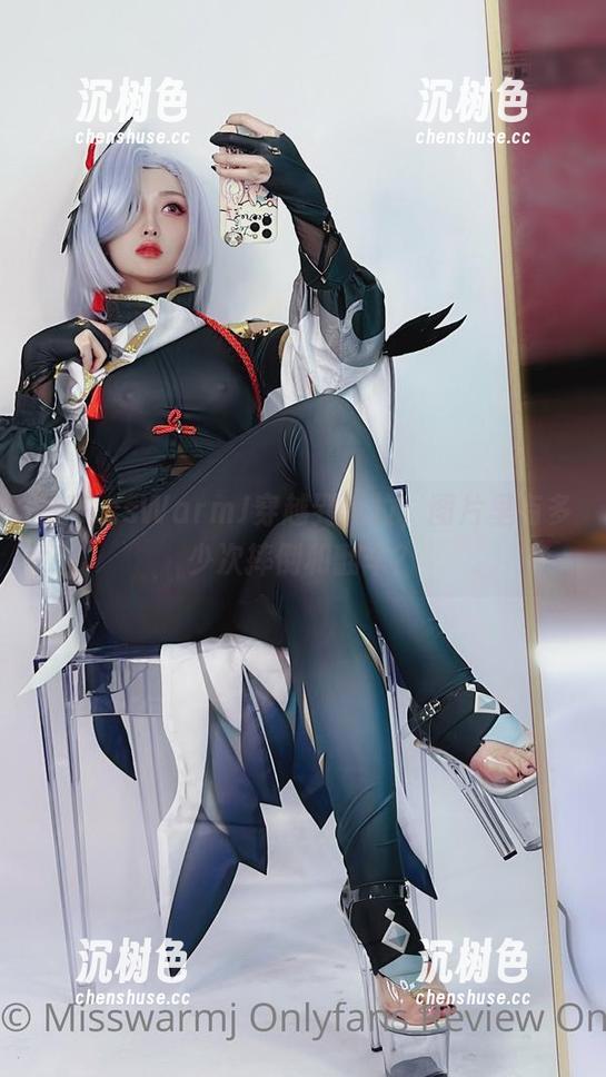MissWarmJ 看MissWarmJ穿越到尤拉,图片里有多少次摔倒和翻车?