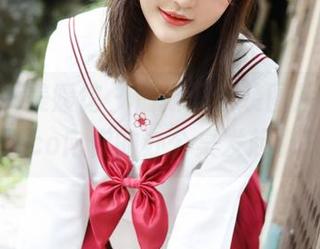 MyGirl美媛馆 - 最新职业装图片：陈怡曼coco向你的办公桌发起挑战！