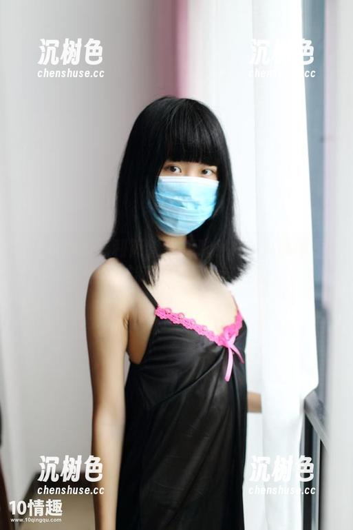 这效仿的福利简直太棒啦！ROSI原图里的嫩学妹制服，啊，这姿势。