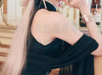 看，Sameki少女的最新写真，甜美得像一口棉花糖。