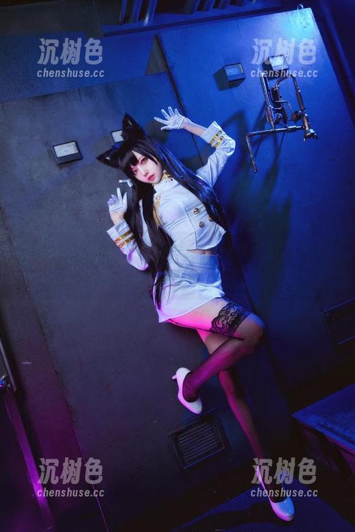 Shika小鹿鹿 日系写真探秘,原图里Shika小鹿鹿的眼神真让人捉摸不透。