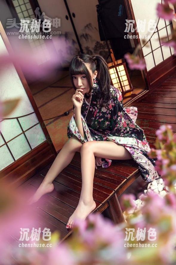 TouTiao头条女神-艾小青 TouTiao头条女神 - 教室不只是读书,艾小青来给你划重点—高清写真全记录