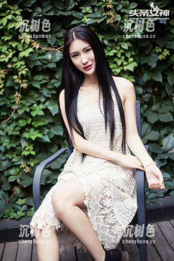 TouTiao头条女神-艾小青 TouTiao头条女神 - 套图分享警告,狗宝宝freestyle来了,艾小青又搞了点东西?