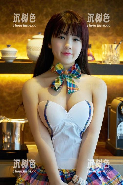TuiGirl-何何夕 TuiGirl - 套图中的何何夕:豹纹成精,走在时尚边缘!