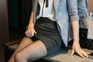 UGirls尤果网 - 王瑞儿的透明写真，连眼睛都要拼命追着跑，翻遍图集才找到点影子。