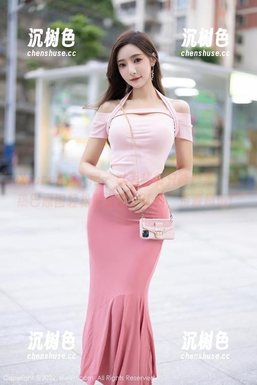 Xiuren秀人网-小热巴 Xiuren秀人网 - 以为秘书只能严肃,小热巴原图轻松颠覆这个认知,资源超值!