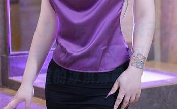 Xiuren秀人网 - 走，去桃桃子的校园全套写真里找寻不经意的美…可能会找到食堂的冰淇淋呢。