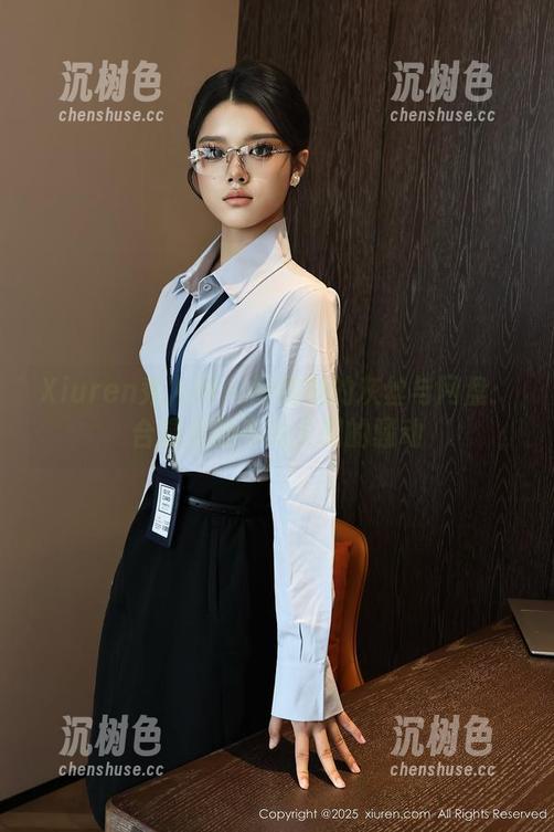 Xiuren秀人网-闫璐璐 Xiuren秀人网 - 闫璐璐的灰丝与网盘:合辑里的不为人知的骚动