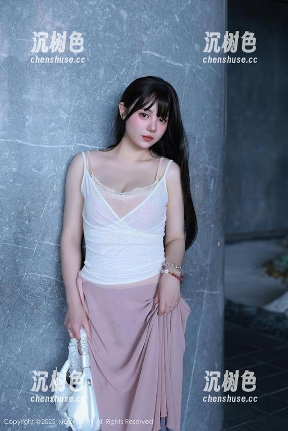 Xiuren秀人网 - 说好的教室，结果陈舒羽把“私房”变成了美图秀场，难道是报复作业不交？