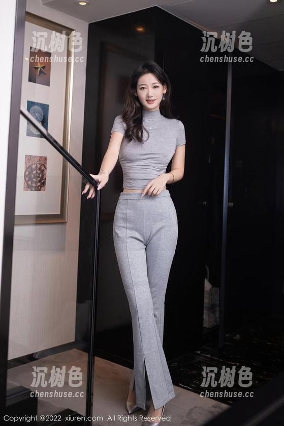 Xiuren秀人网-顾乔楠Cora Xiuren秀人网 - 除夕夜我想戴上网袜,顾乔楠Cora的这组作品就是给我内涵装饰的指南。