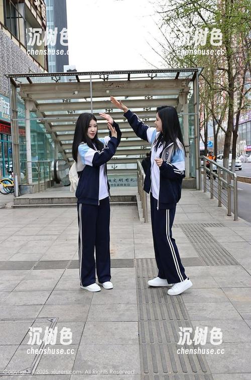Xiuren秀人网-麻布学妹 Xiuren秀人网 - 原图来啦,麻布学妹的连体衣又来撩你了,快来分享这份不务正业的优雅吧