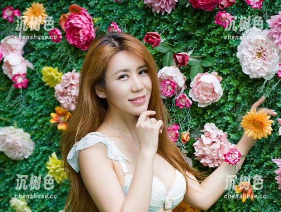 YouWu尤物馆 - 一秒钟的蹦跶，陆萱萱Cecilia成了女神，资源真心不简单！