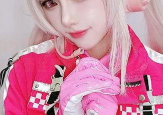 最新婚纱写真集登场——凛子酱身上的每一片蕾丝都在说“快来看我!”