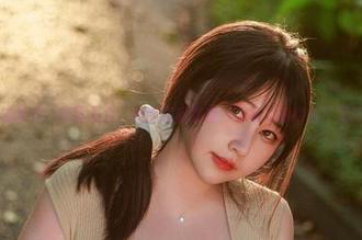咔喵的新作:狐狸巫女,原图层层叠叠,无圣光的纱灰不见天日。