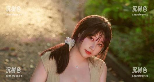 咔喵 咔喵的新作:狐狸巫女,原图层层叠叠,无圣光的纱灰不见天日。
