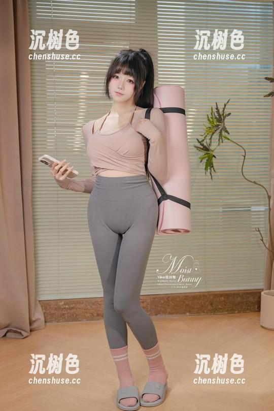 快来瞧！咬人小小兔的作品全集，BabyOneMoreTime让你无可奈何