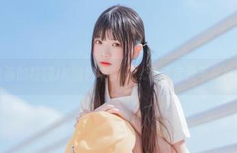 在喵糖映画的校园JK图包中游荡...你确定我不是在看画册？