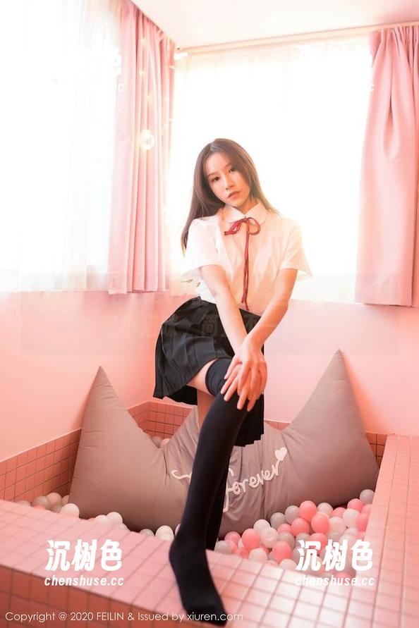 嗲囡囡 - 伊蓓Eva的私拍：当女王遇上俏皮小猫咪，简直不一样！