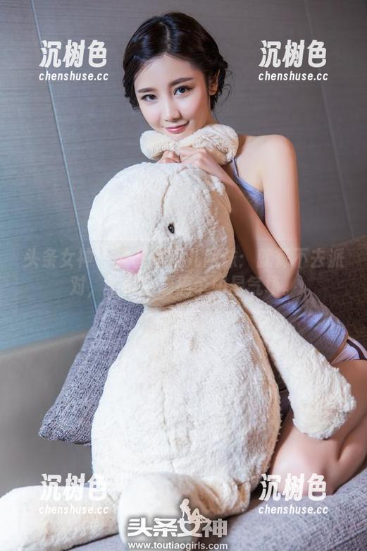 头条女神-信悦儿 头条女神 - 全套信悦儿网袜:就算不去派对,宅家也能搞个明星气场。