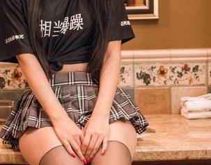 头条女神 - 琳琳的自拍集锦：你敢相信这些都是她一人搞定的？
