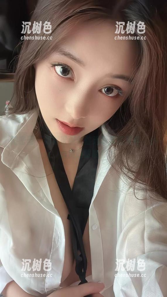 微密圈 - 奶雯带你体验透明套图写真，小心别眨眼哦！