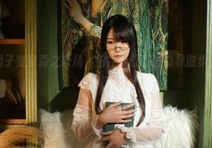 图片中嫣嫣子变身森之妖精，拍完我都想进森林散步，看看她去哪了！