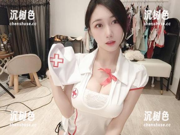 小玉吃果冻 微密圈 - 小玉吃果冻的女孩系列,竟让人想到了小时候的玩具盒,兴奋得像探险一样,但又忍不住眉头一皱。