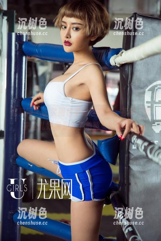 尤果网-笑笑 尤果网 - 笑笑图包里的连衣裙,有种“我来这儿好像是为了拍照”的错觉。