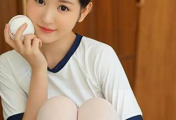 尤蜜荟 - 私房写真里，合法萝莉的套装就该被放大检视一下，太有趣了！