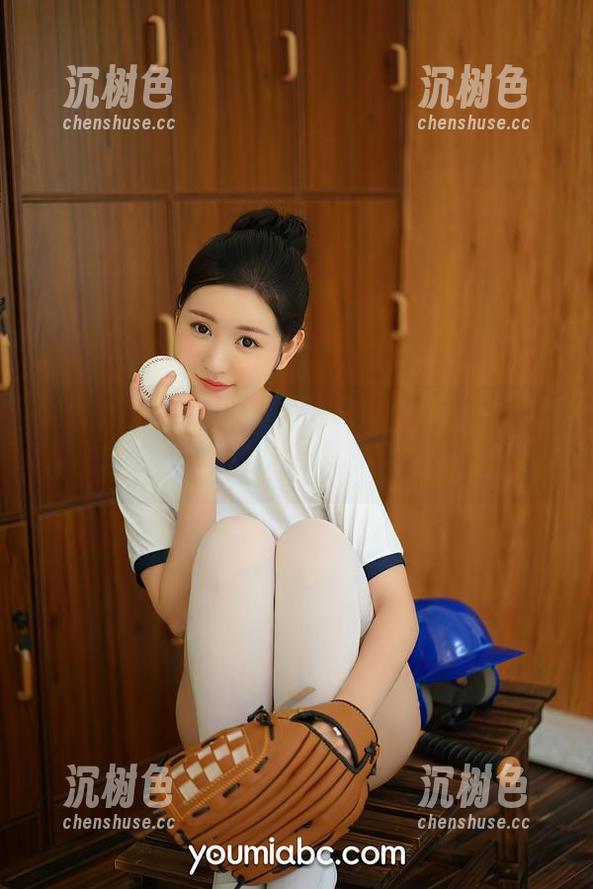 尤蜜荟-合法萝莉 尤蜜荟 - 私房写真里,合法萝莉的套装就该被放大检视一下,太有趣了!