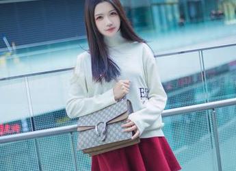 吊带之间的微妙,迅速被“希希_啾”图包精选俘获双眼!
