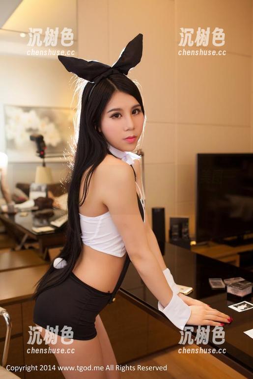 推女神 - Yumi尤美和她的美腿，美图一键下载，意外喜欢！