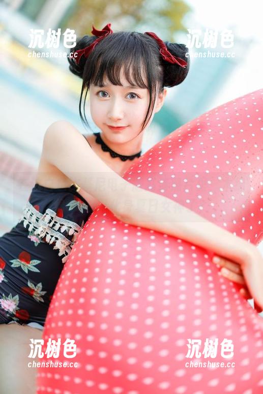 在这白色比基尼电子版高清照片里，木绵绵OwO又化身夏日女神了？