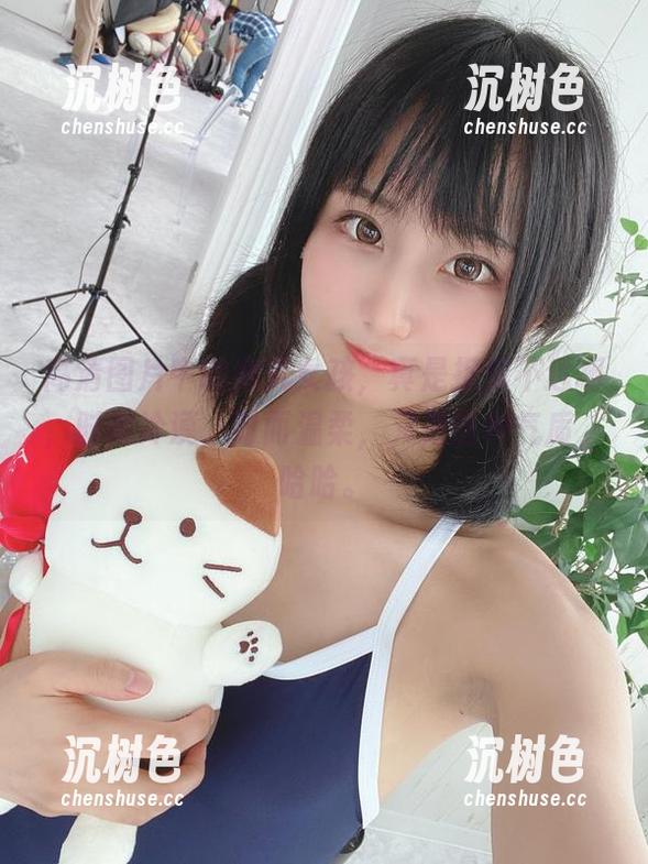 柳丸 高清图片中的柳丸女孩,真是捉摸不透啊,时而冷漠,时而温柔,又是这种气质,哈哈。