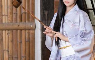 你没看错,桜井宁宁的和服,那色彩鲜艳得就像我失控的情感,高清资源拯救我吧!