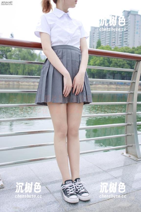 森萝财团-aika 森萝财团 - 图片里的浴室好像比我家还好,看aika在里面的姿态,让我想咳嗽…