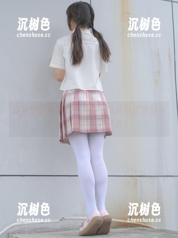 森萝财团 森萝财团内部VIP系列,微风与原图端坐。但套图呢,真要命。