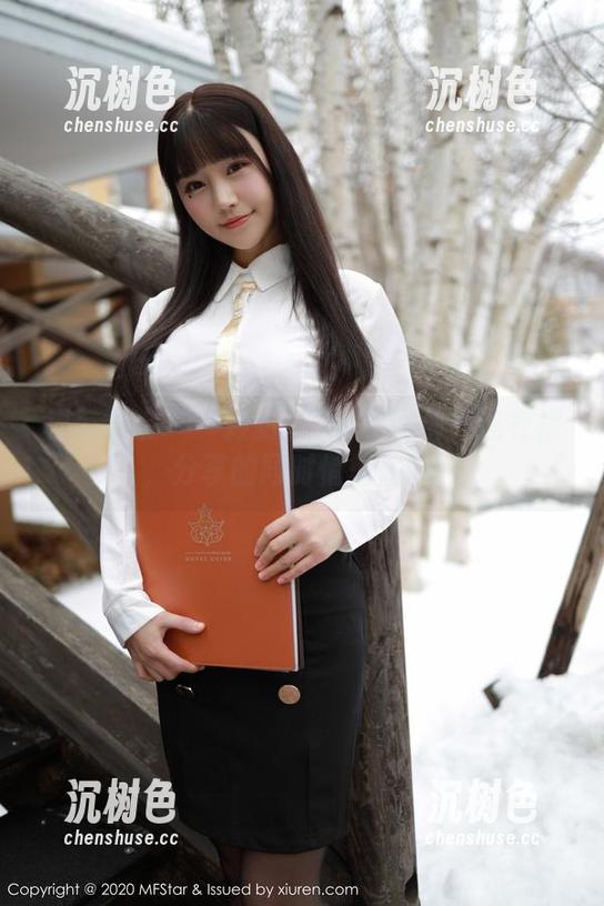 模范学院-一颗甜蛋黄a 模范学院 - 一颗甜蛋黄a和她那件连衣裙,分享的同时悄悄偷瞄。