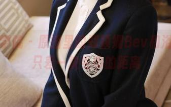 模范学院 - 原图里的郑颖姗Bev和浴室，只差一块毛巾的距离