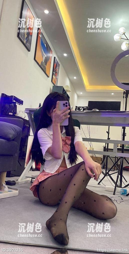 汤圆可甜了 微密圈 - 私拍中“汤圆可甜了”的泳池探险,美图满分的水花四溅!