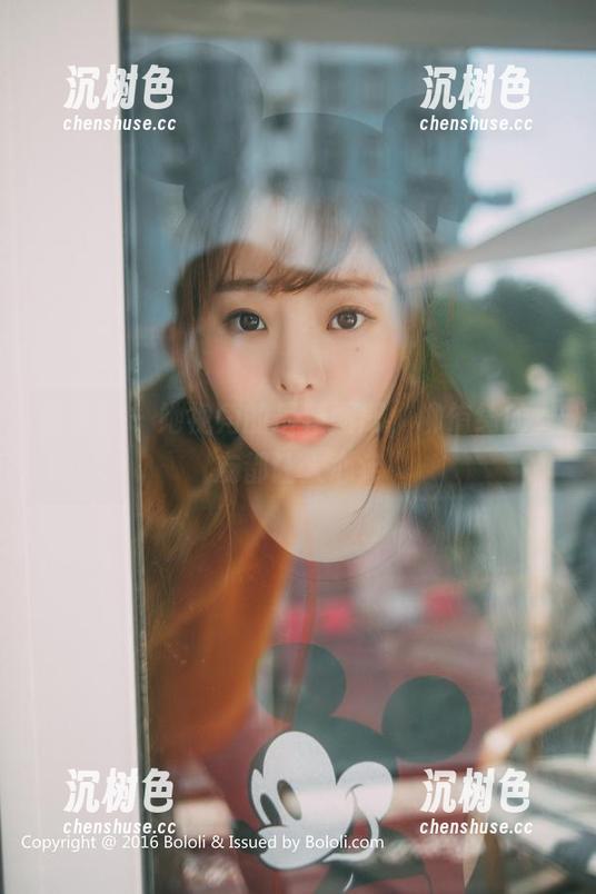 波萝社 - 她视角的最新图册，柳侑绮的女友都让人心痒