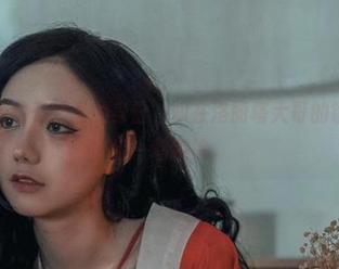 妹子守着自己护士的身份，却在洛丽塔大哥的镜头下美得一塌糊涂。