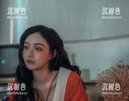 洛丽塔大哥 妹子守着自己护士的身份,却在洛丽塔大哥的镜头下美得一塌糊涂。