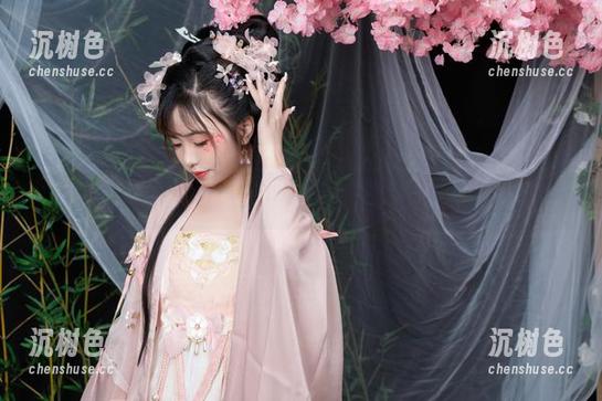 爆机少女喵小吉 当爆机少女喵小吉遇上丝袜,资源不够?我有的是创意!