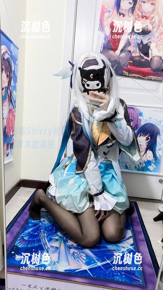 白栎Shirly 白栎Shirly校服:是的,这是一组让你想起课本的美图,但放轻松,画风没那么严肃!