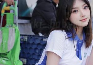 秀人网 - 下载Suki_baby的短裤图集，极简风和不经意的美，找到了吗？